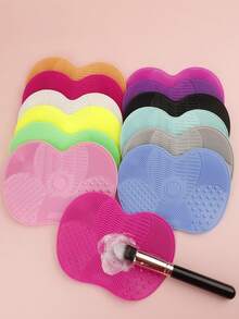 Suction Cup Silicone Makeup Brush Cleaning Pad, Portable Apple-Shaped Brush Cleaning Mat, Quick-Dry Multi-Textured, Suitable For Eyeshadow Brushes, Blending Brushes, Powder Puffs, Can Be Used In Sink Or On The Go, Makeup Tool Cleaner, Essential For Women - A - View 4