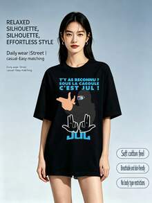 Classic Hand Gesture Of The Famous Rapper JUL With "C'est JuL" Print And Oversized T-Shirt In A Trendyy Support Design - Black - View 2