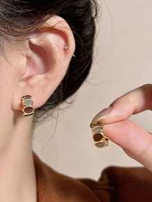 1 Pair Minimalist Elegant French Vintage Niche Design C-Shaped Enamel Stud Earrings, Suitable For Women's Daily, Holiday And Commute Wear - Gold - View 2