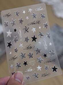 Beautizon Nailartlab 梦幻星空美甲贴纸，多种尺寸星星组合，闪耀精致，营造氛围。清晰细腻的印刷，整齐的裁剪，轻盈柔韧的材质，紧密贴合指甲弧度。易于粘贴，防水耐磨，即使是美甲新手也能轻松打造星光璀璨的指尖造型。 - 彩色 - 查看 17