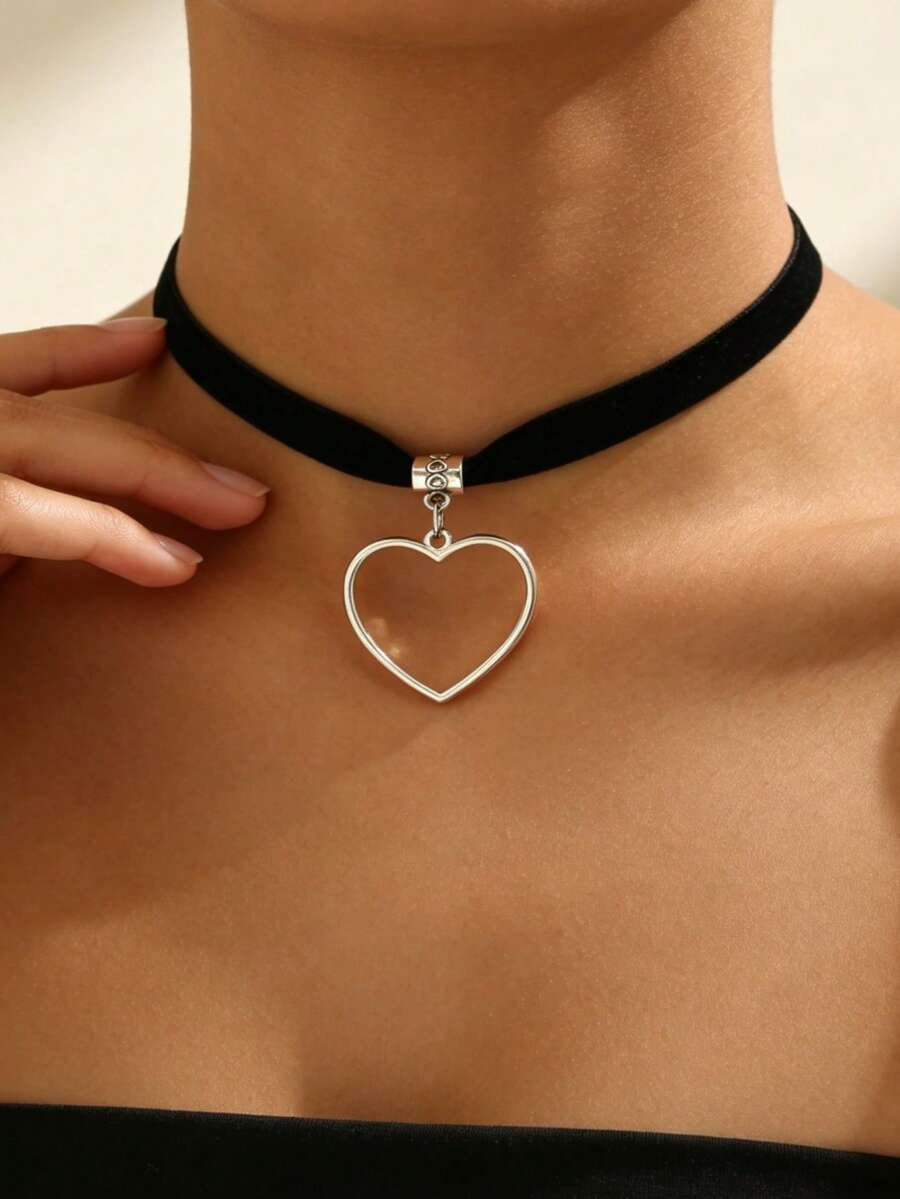 1pc Niche Vintage Black Velvet Choker, Exquisite Hollow Heart Pendant, Sweet & Cool Versatile Neck Accessory For Women - Black With Silver - View 1