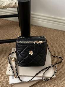 Tas Selempang Mini Wanita Motif Quilted, Tas Bahu Rantai dengan Dekorasi Bunga, Dompet Persegi Kecil untuk Pesta Sehari-hari - Hitam - View 4
