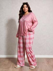 Women's Plus Size Casual Pajama Set, 2-Piece, Heart Print Long Sleeve Top And Plaid Pants Loungewear Set, Autumn/Winter - Pink - View 3