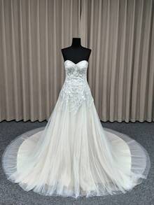 YOUKEFEIER 優雅無肩帶蕾絲刺繡長款婚紗，適合婚禮宴會，附大教堂式新娘長面紗 - 米色 - 查看 7