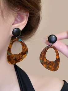1 Pair Personalized Vintage Resin Asymmetrical Texture Geometric Earrings Suitable For Women Casual Vacation Wear - Multicolor - View 2