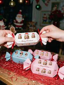 Kotak Kardus Permen Natal yang Dapat Disesuaikan dengan Foto yang Diunggah, Kotak Permen Natal yang Dipersonalisasi, dan Dilengkapi dengan Tali Merah. Kotak-kotak ini Cocok untuk Penataan Meja Natal, Dekorasi Pesta Liburan, dan Juga Menjadi Hadiah Natal yang Menyenangkan untuk Teman-teman. - MultiWarna - View 7