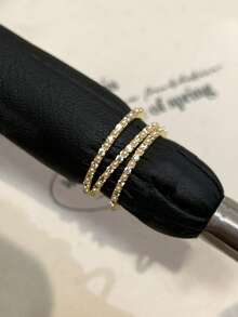 Set 3 buah cincin pita tipis mewah bertahtakan zirkonia kubik yang indah, cocok untuk pemakaian kasual sehari-hari wanita. - Yellow Gold - View 3