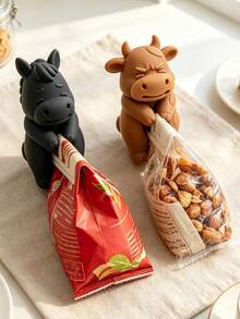 Klip Penyegel Bentuk Hewan Kartun Kreatif Tiga Dimensi Sapi, Domba, Kuda Poni, Anak Domba Klip Penyegel Makanan dan Kantong Snack Klip Pengawet Kantong Makanan dan Snack Alat Penyegel Anti Lembap Dapur Rumah Tangga Alat Penyimpanan Rumah yang Menyenangkan Hadiah Kecil - beraneka warna - View 3