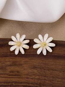 1 Pair Of Daisy Earrings, Fresh And Soft, Suitable For Outings, Picnics, Countryside Style Travel Photos, Girlfriends' Afternoon Tea And Other Scenes. - Yellow Gold - View 4