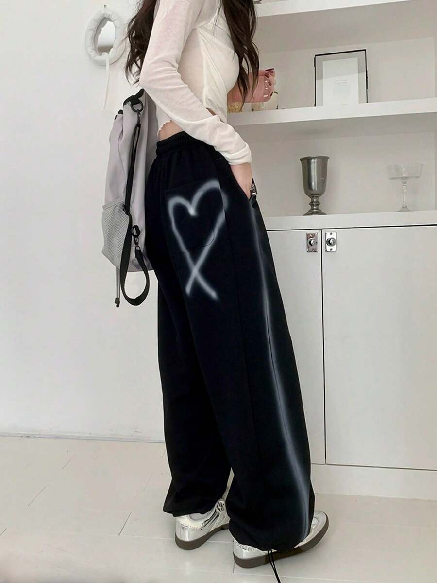 Women's Heart Graffiti Drawstring Loose Straight Leg Casual Sweatpants, Autumn Clothing - Black - View 1