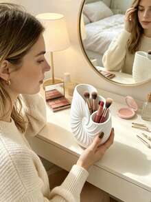 Stylish Conch Spiral Toothbrush Holder, Creative Conch Spiral Storage Box, Three-Compartment Wash Cup Storage Box, Desktop Storage Rack, Multi-Functional Storage Rack.Suitable For Use In Bathrooms, Bedrooms, Offices, And Other Settings. - Multicolor - View 3