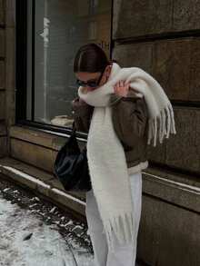 1PC Women Christmas Red Autumn/Winter Solid Color Versatile College Style Elegant Coarse Beard Thick Warm Scarf, Suitable For Cold Proof Shopping - White - View 4