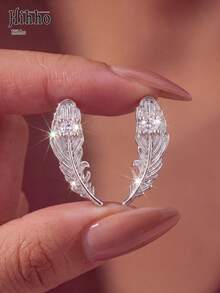 Hihho 2pcs/Set Feather Shaped Stud Earrings With 3D Feather Texture Carving, Main Zirconia Stone Inlaid On Top, Gentle And Dynamic, Vintage Artistic Style, Suitable For Daily Wear, Travel, Dating - Feather - View 4