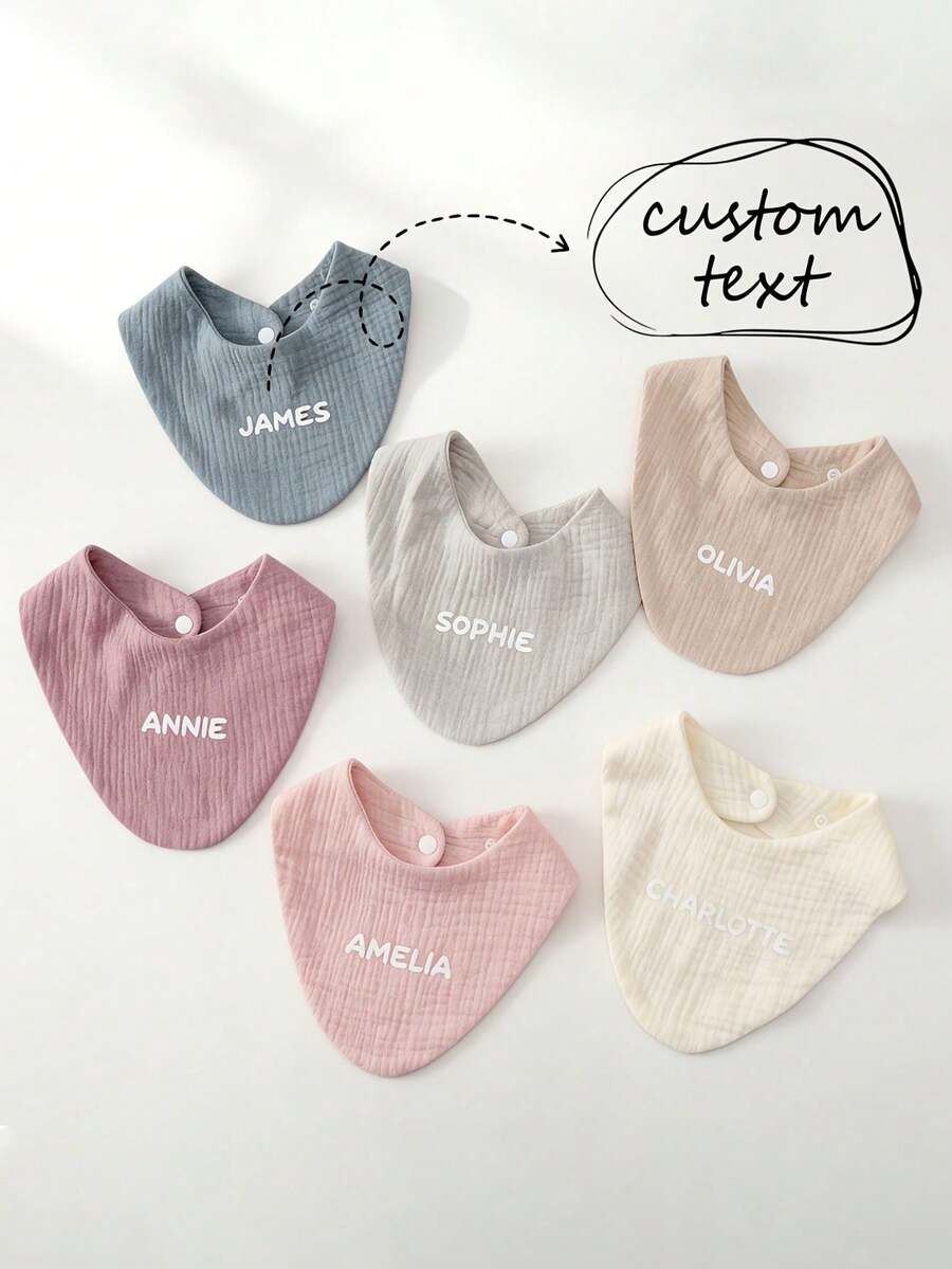 Celemek Bandana dengan Nama Kustom, Kain Kasa Lembut dan Menyerap dengan Cetakan Nama Kustom untuk Menangkap Makanan, Huruf, Lucu, Dipersonalisasi, Chic Musim Gugur, Hadiah yang Dipersonalisasi, Cocok untuk Semua Musim, Hadiah untuk Bayi Baru Lahir - MultiWarna - View 1