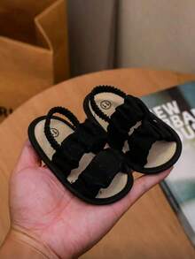 1 Pair Girls Elastic Pleated Design Flat Casual Comfortable Fabric Sandals, Suitable For Summer Wear - Black - View 1