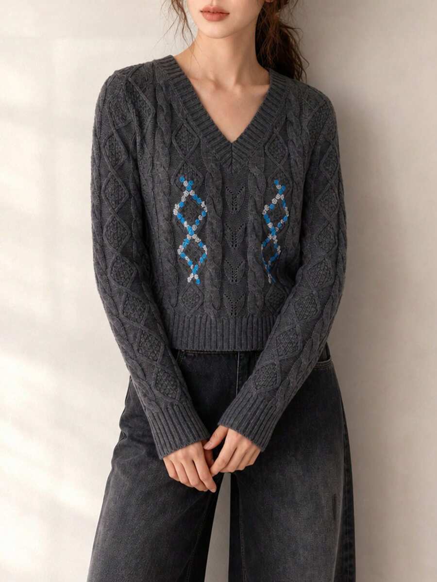Women's New Autumn/Winter Vintage Grey Cable Knit Pullover Sweater, Long Sleeve, Front Embroidery, Short Length, Slightly Elastic Knit Top - Grey - View 1