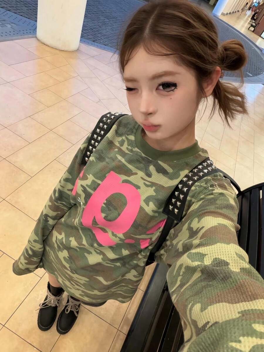 秋服Tシャツ  アメリカンレトロ レタープリント ワッフルtシャツ 迷彩 長袖tシャツ軽薄 ゆったり 百掛け トップス 快適秋冬インナー カレッジ風 通学 カジュアル スウェット体型カバー   日常  度假