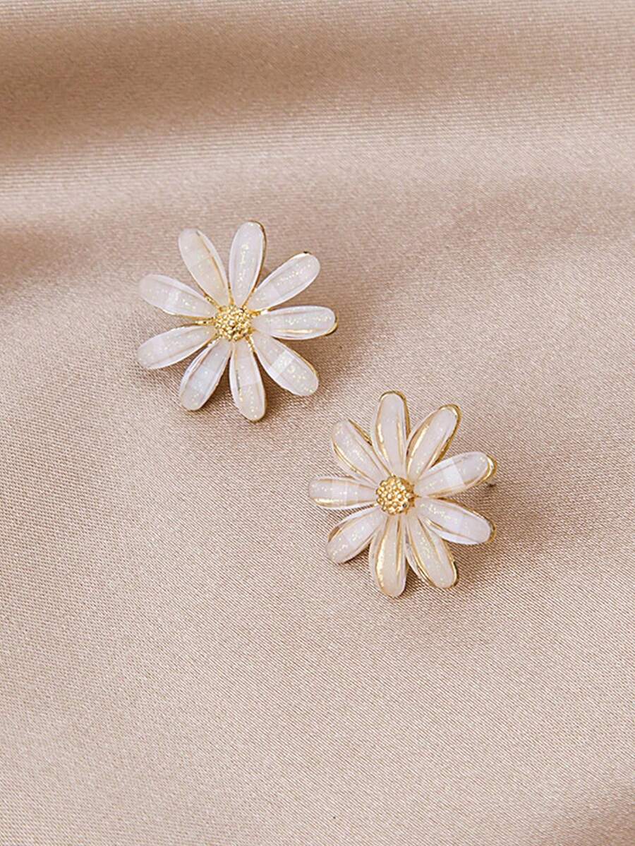 1 Pair Women's Flower Earrings, Fashion White Minimalist Studs - Yellow Gold - View 1
