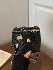 Tas Selempang Mini Wanita Motif Quilted, Tas Bahu Rantai dengan Dekorasi Bunga, Dompet Persegi Kecil untuk Pesta Sehari-hari - Hitam - View 2