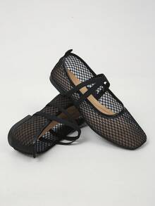 XfLadies' Fashionable Flat Sole Shoes With Hollow Buckle Design, Breathable And Comfortable, Suitable For Travel/Casual Daily/Commuting Wear. - Black - View 2