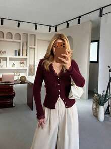 女款新款秋季V領長袖針織開襟衫，蕾絲拼接設計，柔軟法式風，適合日常通勤與校園穿搭 - 棗紅 - 查看 7