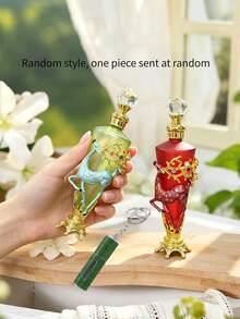 Exquisite Vintage Hand-Painted Reindeer Enamel Conical Bottle, Mini Refillable Container, Portable Travel/Holiday Personal Care, Perfume & Essential Oil Sample Bottle, Ideal Gift For Girls (Perfume Not Included; Empty Bottle Only) - View 7