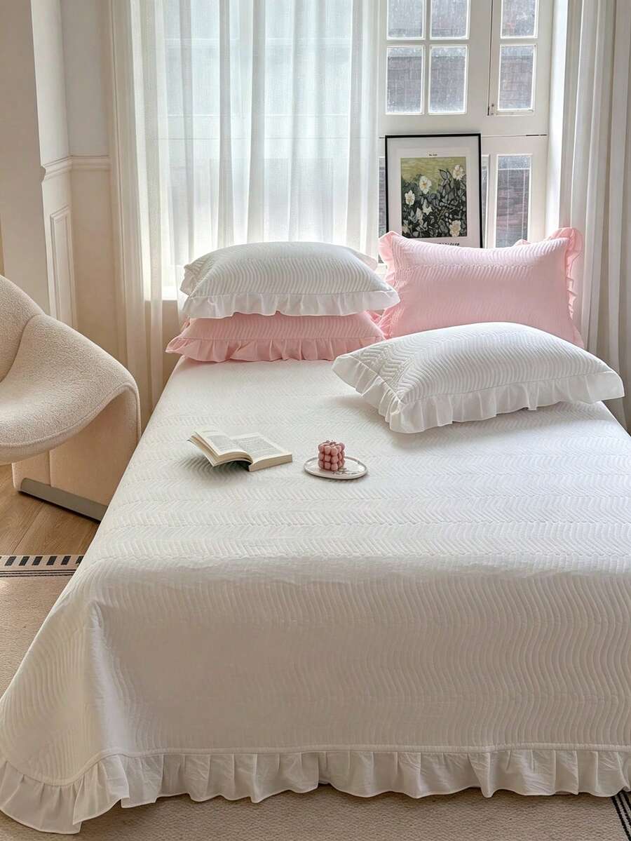 2/3pcs White Ruffle Edge Cooling Bedding Set, Minimalist Fashion Modern Style Bed Cover And Pillowcase Set Suitable For Spring/Summer, Soft Breathable Machine Washable, Twin/Full/Queen/King All Sizes, Home Decor, Great Gift (Bed Cover + 1/2 Pillowcases)