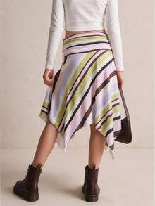 تنورة بنات محبوكة بخطوط ملونة حلوة ومرونة عالية مع حافة غير متماثلة وتصميم مجعد، ملابس كاجوال للحرم الجامعي والعودة إلى المدرسة لجميع الفصول - متعدد الألوان - مشاهدة 3