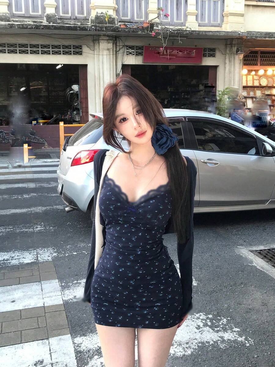 性感蕾絲碎花細肩帶洋裝，修身氛圍感女款洋裝
