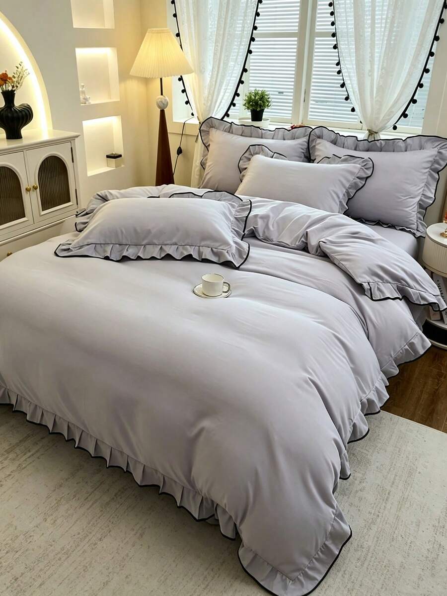 Ruffled Girly Style Skin-Friendly Soft Comfortable Duvet Cover 3 Pieces Set, Suitable For Bedroom And Guest Room - Light Grey - View 1