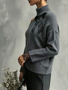 Sweater Ukuran Besar Musim Gugur/Dingin Leher Tinggi dengan Bahu Terbuka, Hiasan Pita yang Dapat Dilepas, Manset Renda, Lengan Panjang, Rajutan Longgar - Dark Grey - View 3