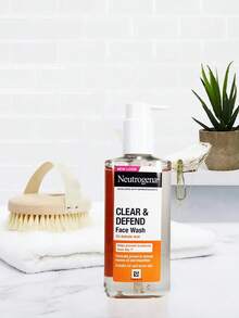 Neutrogena CLEAR & DEFEND 200ML 2%水楊酸洗面乳，針對瑕疵、控油與深層清潔，溫和去角質，幫助細緻肌膚紋理，適合日常使用，200ml - 200ml/6.76 fl.oz - 查看 4