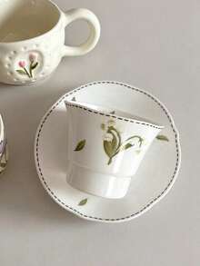2pcs 130ml Vintage Lily Ceramic Tea Cups, Hand-Painted Grip Small Tea Cups, Saucer,Suitable For Afternoon Tea, Small Capacity Coffee Cups& Saucer, Home & Restaurant Use - Multicolor - View 4