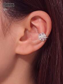 Hihho 1pc Snowflake Design Dual-Use Clip, Can Be Used As Ear Cuff Or Nose Clip, Gold And Silver Colors Available, Snowflake Outline With Square Zirconia, Exquisite Dreamy Style Suitable For Party, Holiday, Daily Personalized Outfit, Christmas Gift - Snowflake - View 4
