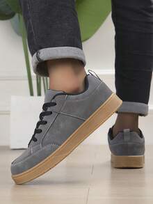 Sepatu Sneakers Kasual Minimalis Pria Warna Polos Bertali Model Rendah Ujung Bulat untuk Pemakaian Sehari-hari - Dark Grey - View 4
