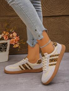 A Pair Of Women's Retro Lace-Up Leopard Print Mesh Training Shoes Suitable For All Seasons. Versatile, Comfortable, Low-Top, Flat, Casual Athletic Shoes. - Beige - View 4