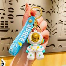 1Pc Holiday Cute Astronaut Keychain, Wrist Strap Bag Charm, Fun Decor For Backpack & Car Keys, Halloween Christmas Party Gift - Multicolor - View 5