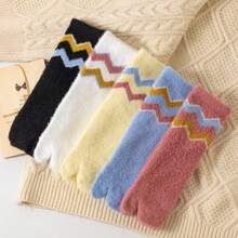 1/5 Pairs Women's Fuzzy Split Toe Socks, Warm Fleece Double-Headed Socks, Wavy Striped Comfortable Split Toe Socks, Soft Fluffy Winter Home Socks - Multicolor - View 6