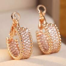 Luxurious Romantic Gold-Tone Heart-Shaped Ear Clips - Gold - View 4