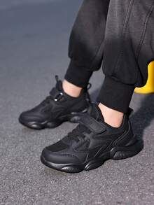 CAMKIDS 1 双儿童黑色网眼透气跑步鞋，男孩女孩运动鞋，带钩环扣 - 黑色 - 查看 3