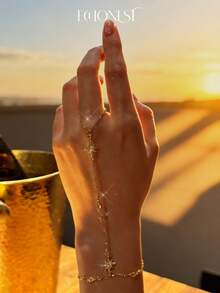 EchoNest 1pc Gold-Colored Stainless Steel Shiny 8-Point Star Finger Chain Bracelet, Holiday Party Finger Jewelry Decorative Accessory - Yellow Gold - View 3