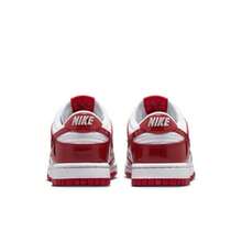 Sepatu Sneakers Nike Dunk SE Classic Minimalis Bernapas Model Low-Top, Wanita, Putih/Merah - Putih dan merah - View 8