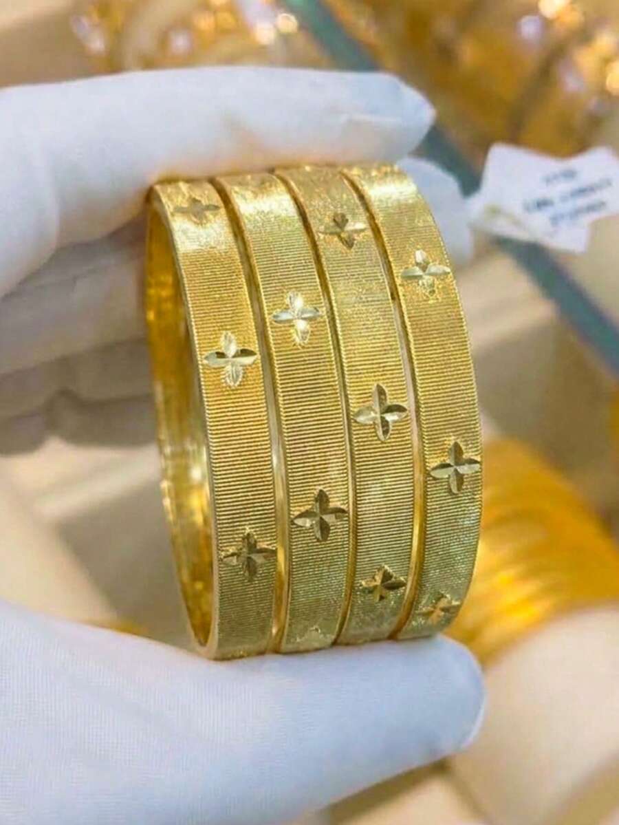 4Pcs 21K Gold Plated Closed Bangle Set, Rust-Resistant Gold Alternative Fine Ribbed Four-Petal Star Cut Metal Solid Bracelet Fine Jewellery - 01 - View 1