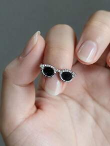 1pc Fashionable Funny Fashion Glasses Design Ring For Women, Eyeglasses Shaped Ring, Micro-Inlaid Zirconia Copper Ring, Open Adjustable Ring For Daily Wear And Party - Black - View 3