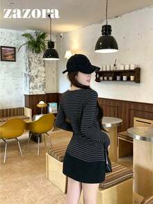 Kaos Lengan Panjang Bergaris Blok Warna Gaya Korea dengan Kancing Setengah Terbuka dan Leher V - Hitam - View 2