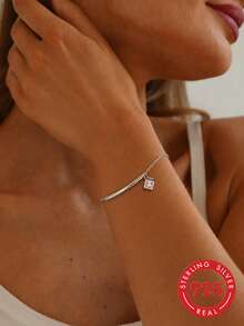 1pc S925 Sterling Silver Niche Design Geometric 3D Square Pendant Bracelet For Women, Minimalist Delicate Chain, Exquisite Wrist Accessory, Minimalist Luxury Personalized High-End Style, Suitable For Party, Travel, Commute, Timeless Elegant Fashion Accessory - Square - View 6