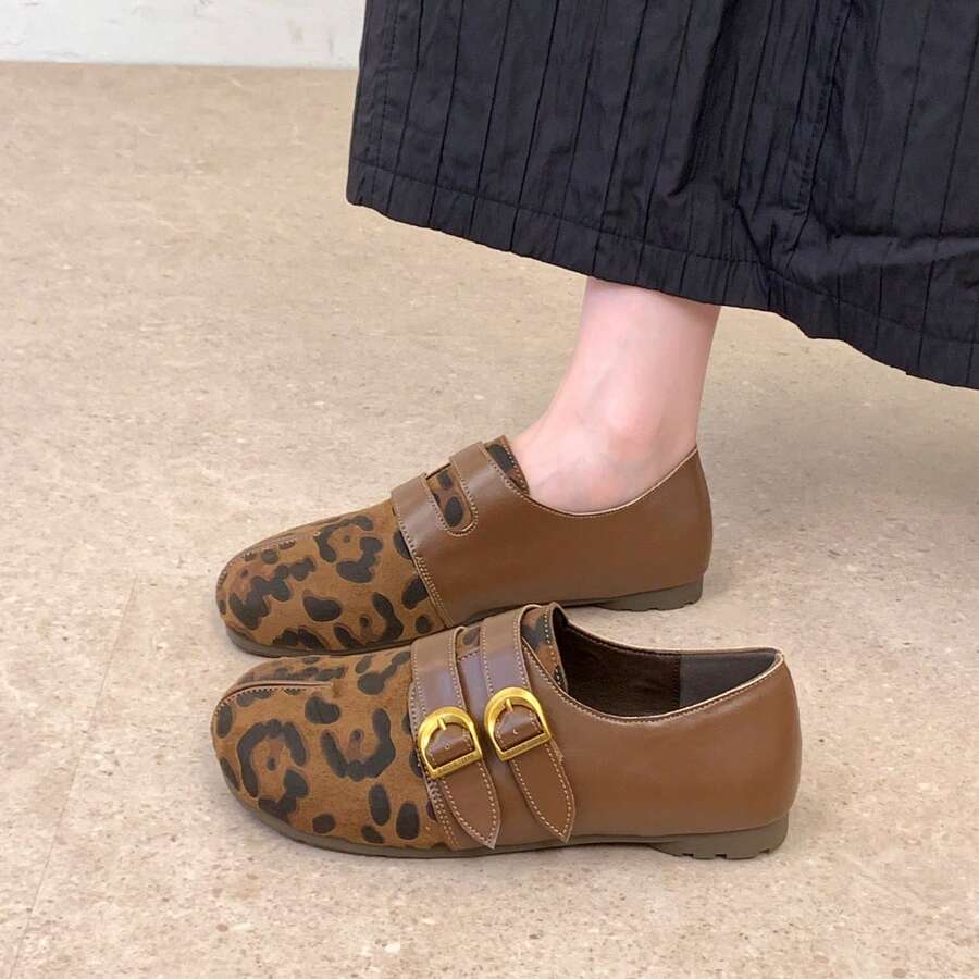 Women's Leopard Print Split Toe Pig-Toe Flat Shoes, Metal Buckle Slip-On Loafers, Suitable For Casual, Commuting And Daily Wear - Leopard - View 1