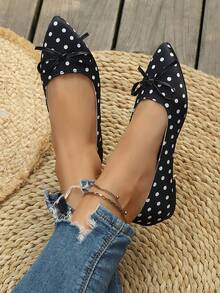 Women's Soft Sole Comfortable Bow Decor Polka Dot Pattern Shallow Pointed Toe Flat Shoes - Black - View 2