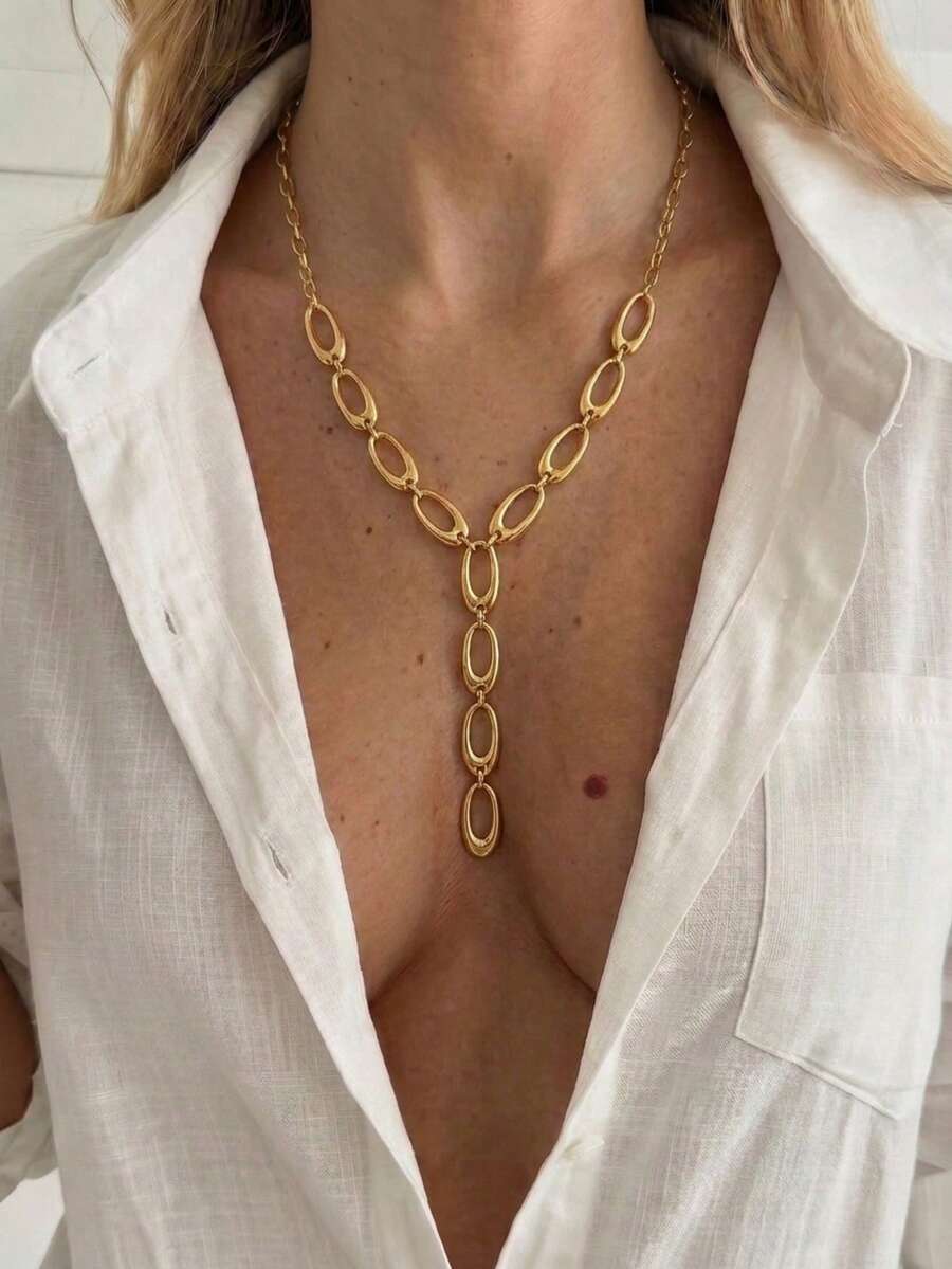 1pc Exaggerated Metallic Round Pendant Necklace, Minimalist Spliced Collarbone Chain, Suitable For Parties, Gifts For Friends And Family, Daily Commute Wear - Gold - View 1