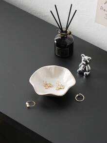 1pc Lotus Leaf Shaped Jewelry Earring Tray Display Dish, Ring Key And Small Accessories Storage Tray, Birthday Gift New Year Gift Friendship Love, Suitable For Bathroom Tray Desktop Storage Home Decor Entryway Jewelry Storage Tray - Multicolor - View 6